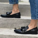 Women's Black Faux Leather Loafers with Bow Detail – Stylish Flat Shoes with Snake Print Texture for Casual and Everyday Wear - Image 4