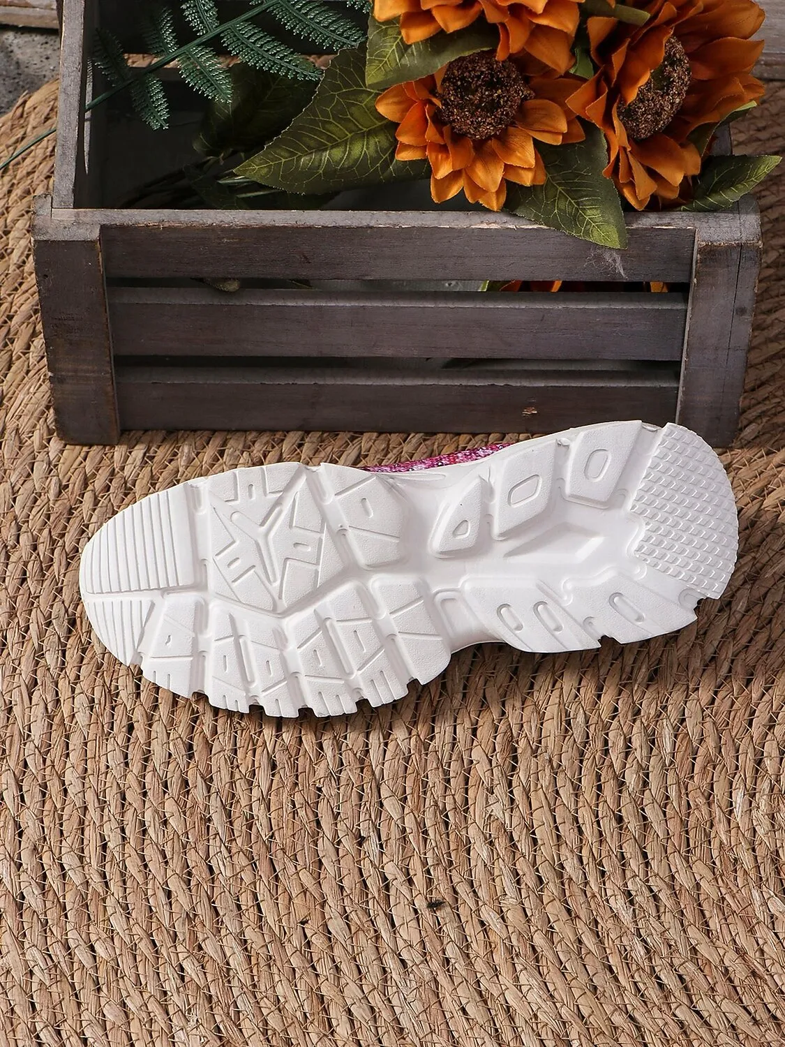 uzzkha1725363419850.webp Women's Pink Leopard Print Knit Sneakers - Slip-On Design, Lightweight Casual Walking Shoes for Daily Wear - Image 1